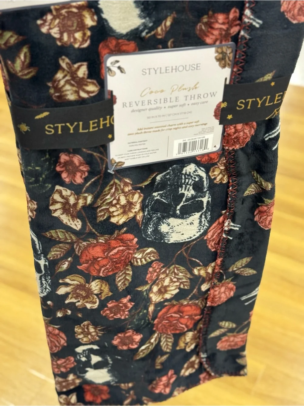Floral & Skull Print blanket - Black with Red and Cream Roses